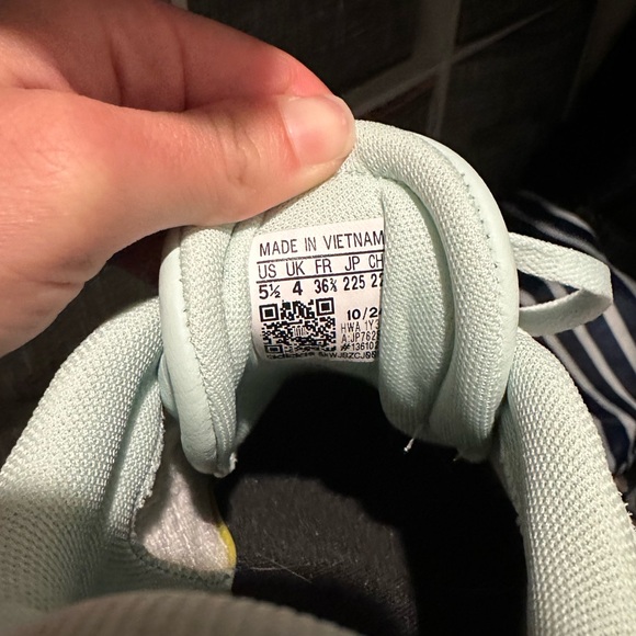 Adidas sneakers - Picture 5 of 5